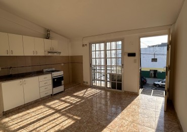 MONOAMBIENTE CON COCHERA - ALVAREZ 1100 1° 3- CIUDAD MADERO | Anzalone Propiedades